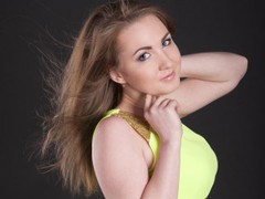 Rossie - blond female webcam at LiveJasmin