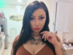 RubyDeluxy - shemale with brown hair webcam at LiveJasmin