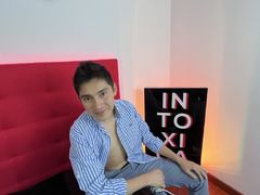 RyannLucas - male webcam at LiveJasmin