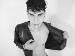 SaemgStron - male webcam at LiveJasmin