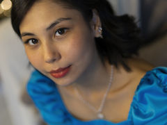 SallyRoberts - female with brown hair and  small tits webcam at LiveJasmin