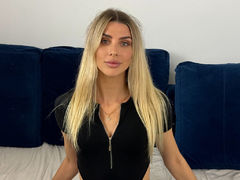 SelestaLights - blond female webcam at LiveJasmin