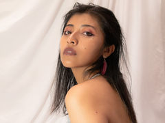 Serena_Foxx - female with black hair webcam at ImLive