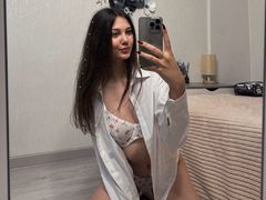 SilverCarls - female with brown hair webcam at LiveJasmin