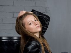 SofiMay - blond female webcam at LiveJasmin