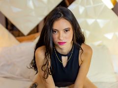 Shophia_Dacord - female with black hair webcam at ImLive