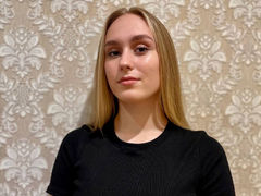 SophieBennet - blond female webcam at ImLive