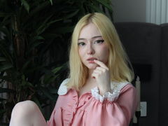 SunnivaBeckey - blond female with  big tits webcam at LiveJasmin