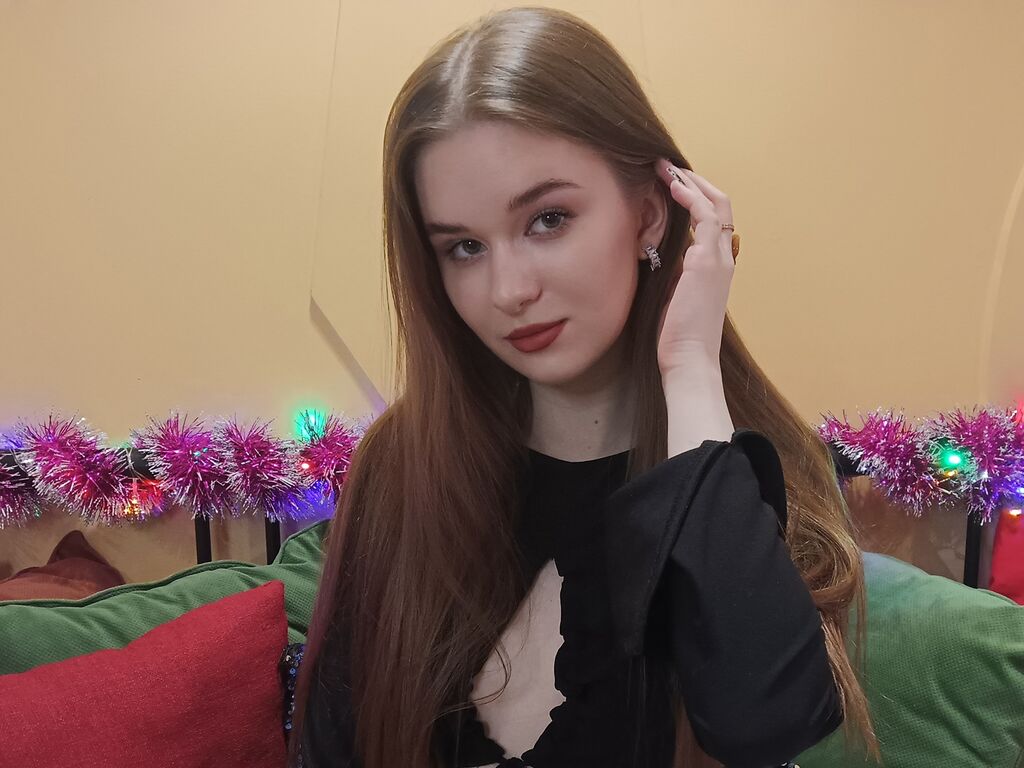 Susiewistort Susiegreen Small Boobed Brunette Teen Babe Webcam