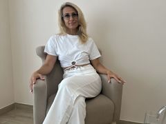 SuzanneWattse - blond female webcam at LiveJasmin