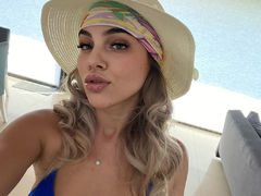 TaisaHepburn - blond female webcam at LiveJasmin