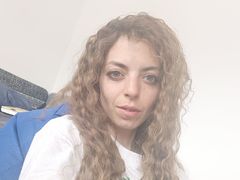 TannyaJojo - female with brown hair webcam at LiveJasmin