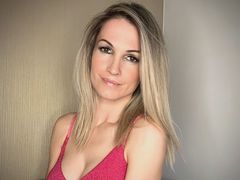 TayaWalkers - blond female with  small tits webcam at LiveJasmin