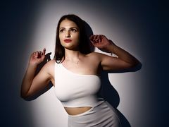 TheaWilson - female with brown hair and  big tits webcam at LiveJasmin