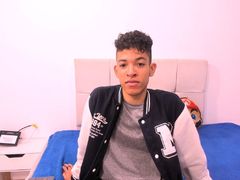 TheoJhons - male webcam at LiveJasmin