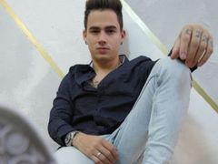 ThiagoBomer - male webcam at LiveJasmin