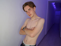 ThonnyWu - male webcam at LiveJasmin