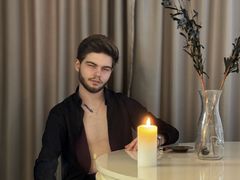 TomEllis from LiveJasmin