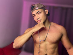 ValentinMorat - male webcam at LiveJasmin