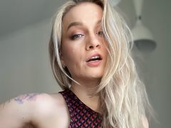 VerdgyMiller - blond female with  big tits webcam at LiveJasmin