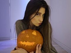 VictoriaDesiray - female with brown hair and  small tits webcam at LiveJasmin