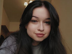 ViolettaCoy - female with brown hair webcam at LiveJasmin