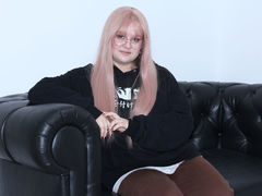 VladaPearcy - blond female webcam at LiveJasmin