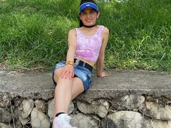 ZhenMelan - female with black hair and  small tits webcam at LiveJasmin