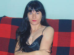 1KinkyBrunette - female with black hair webcam at xLoveCam