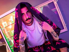 AaronBigDickX - male webcam at xLoveCam