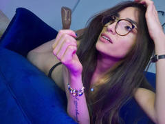 AdharaCooper - female with brown hair webcam at xLoveCam