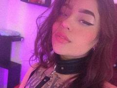 AgataGomez - female with brown hair webcam at xLoveCam