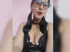 AgathaDo - female with black hair webcam at LiveJasmin