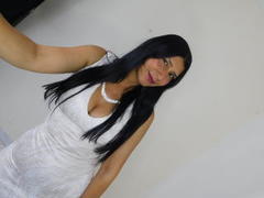 AgathaDo - female with black hair webcam at LiveJasmin