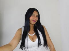 AgathaDo - female with black hair webcam at LiveJasmin