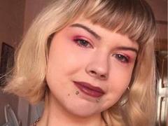 AileenCravy - female with  small tits webcam at xLoveCam