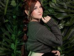 ChloeDumontt - female with brown hair webcam at LiveJasmin