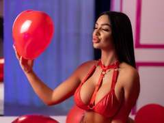 AlanaClover - female with black hair and  big tits webcam at xLoveCam