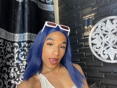 AlannaSeductive - shemale webcam at xLoveCam