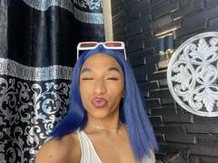 AlannaSeductive - shemale webcam at xLoveCam