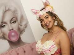 Alessasantini - blond female webcam at xLoveCam