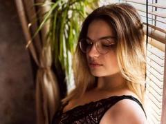 AlexisDevilish - female webcam at xLoveCam