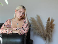 AliceGrasie - blond female with  big tits webcam at LiveJasmin