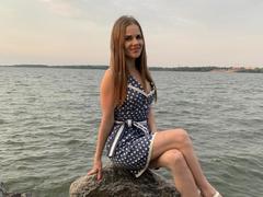 AliceKrass - female with brown hair webcam at xLoveCam