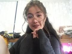 AliceMiz - female with brown hair and  small tits webcam at xLoveCam