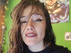 AliceMiz - female with brown hair and  small tits webcam at xLoveCam