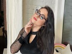 AlicaBrown - female with black hair and  big tits webcam at LiveJasmin