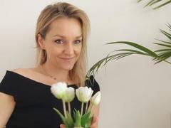 AliciaSecret - blond female webcam at xLoveCam