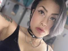 AlisaaMiiller - female with black hair webcam at xLoveCam