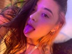 AlisonHott69 from xLoveCam